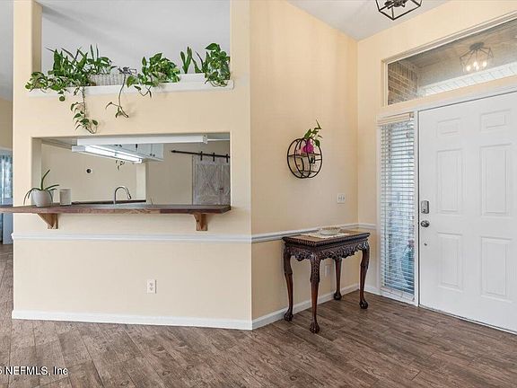 4th image of 2036 HOVINGTON Circle W
