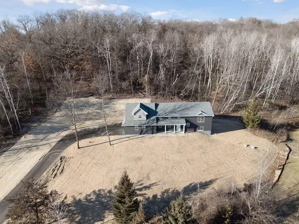 410A Krattley Ln, Hudson, WI 54016