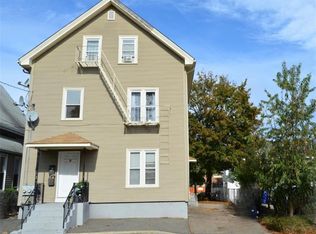 5 Paisley St, Pawtucket, RI 02860