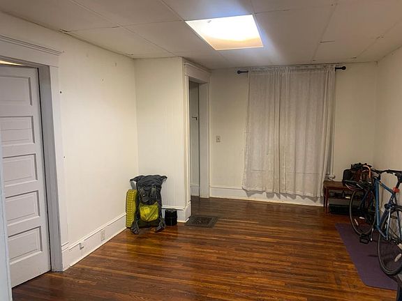 4th image of 139 E Spencer St APT A