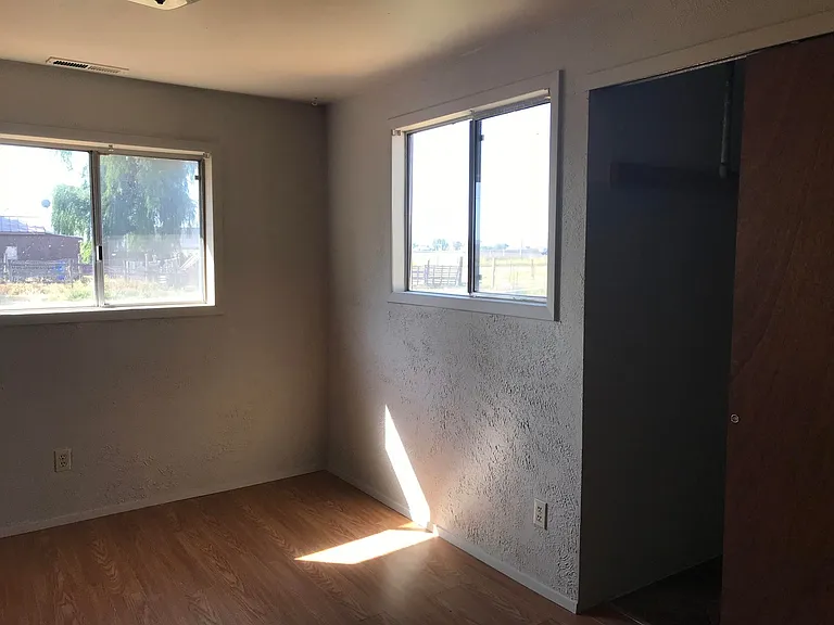 5648 Avalon St — Photo 4