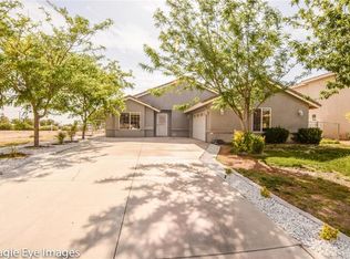 28019 Hummingbird Ln, Helendale, CA 92342