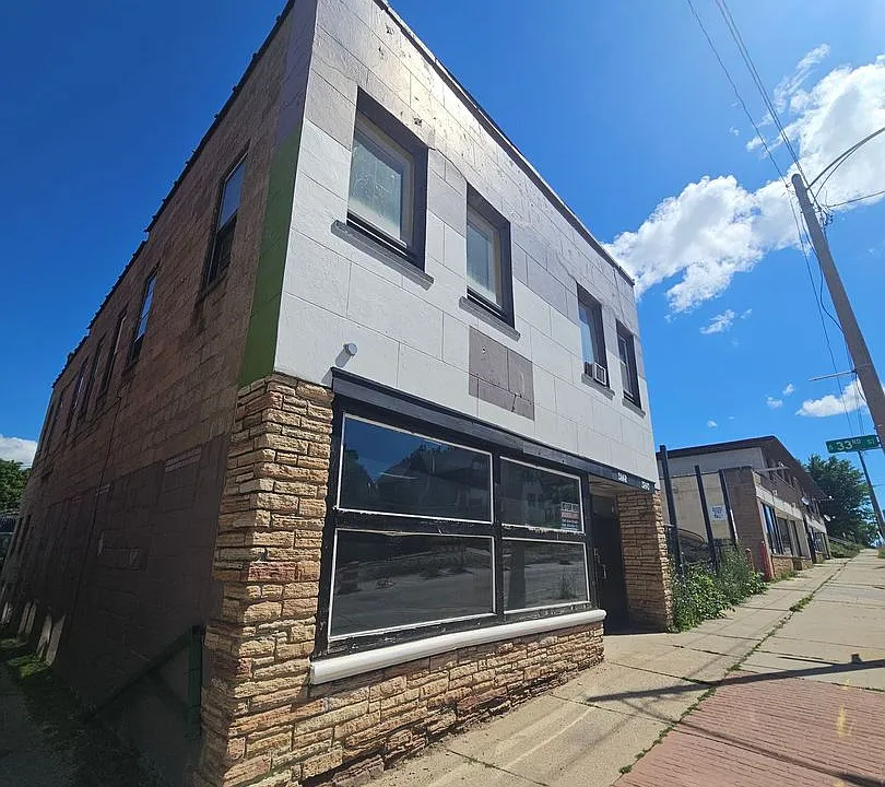 3240-3242 W. National Ave. (Store Front & Rooming House)