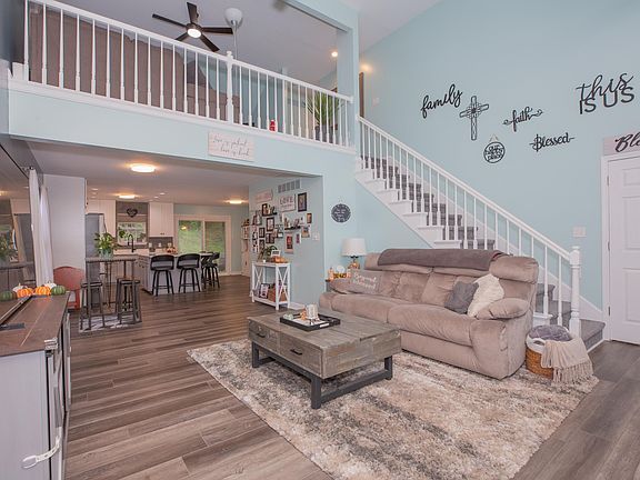 4th image of 8011 Winterbury Dr