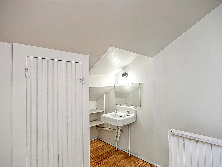 565 Ardmore Blvd — Photo 26