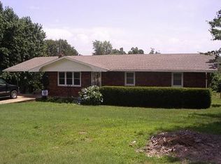 676 Bamber St, Mammoth Spring, AR 72554