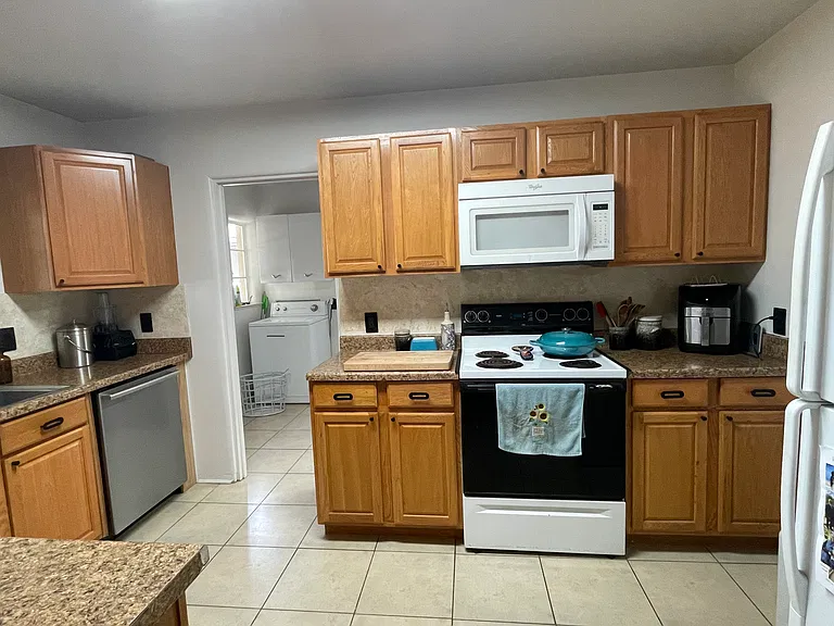 321 Sierra Pl NE — Photo 16