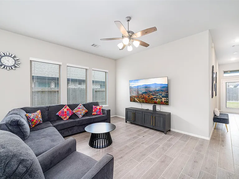 10443 Cecilia Star Ln — Photo 9