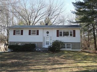 49 Robert Ln, Wappingers Falls, NY 12590