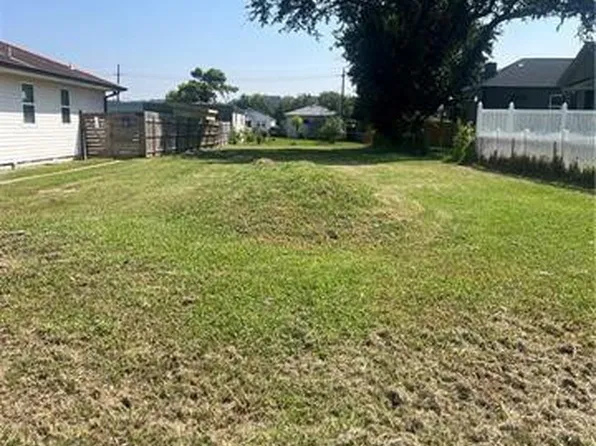 1418 Mandolin St, New Orleans, LA 70122