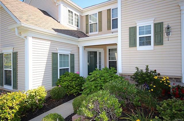 1st image of 26 Brighton Dr
