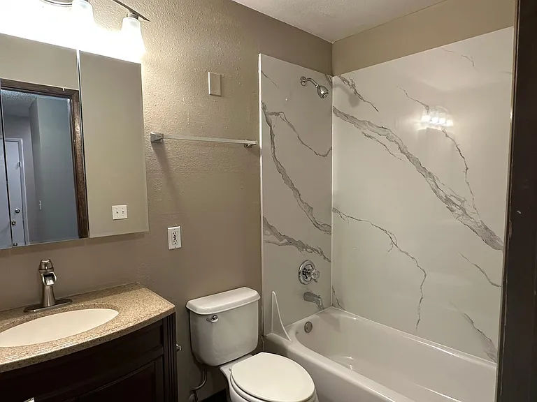 Hillview Terrace — Photo 23