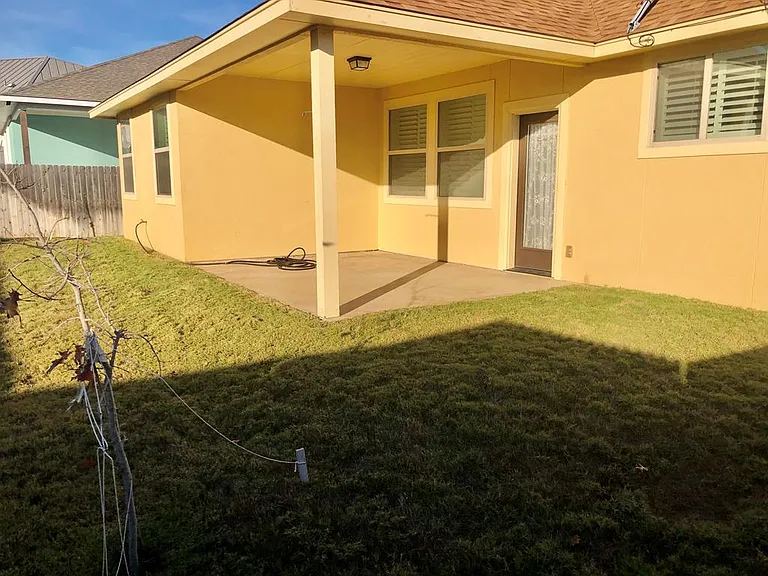 229 Riley Ln — Photo 3