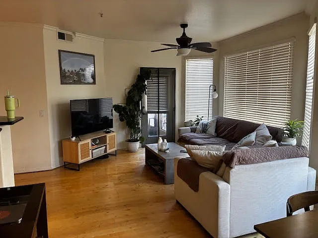 2 bed, 1082 sqft, $1,950 — Photo 4