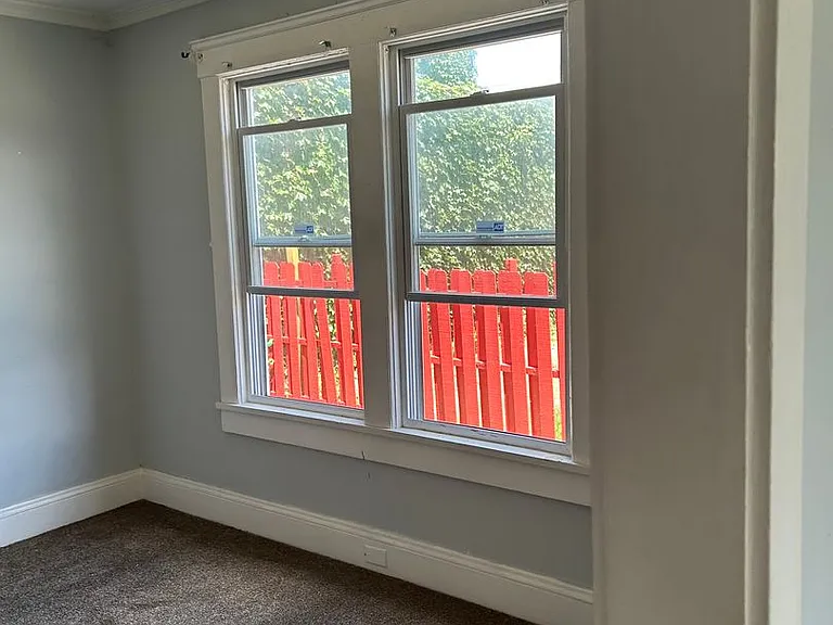 9505 Sladden Ave — Photo 5