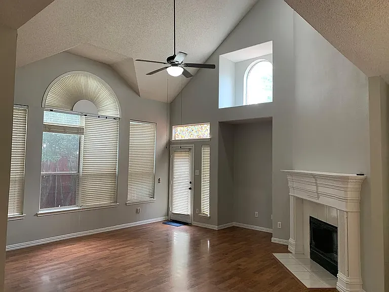2028 Fox Glen Dr — Photo 12
