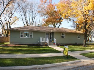 117 Roosevelt Ave, Lowden, IA 52255