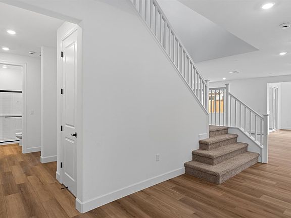 3rd image of 2658 Hamilton Drive