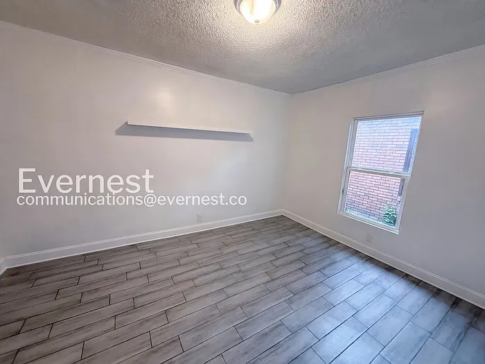 1402 Avenue E — Photo 14