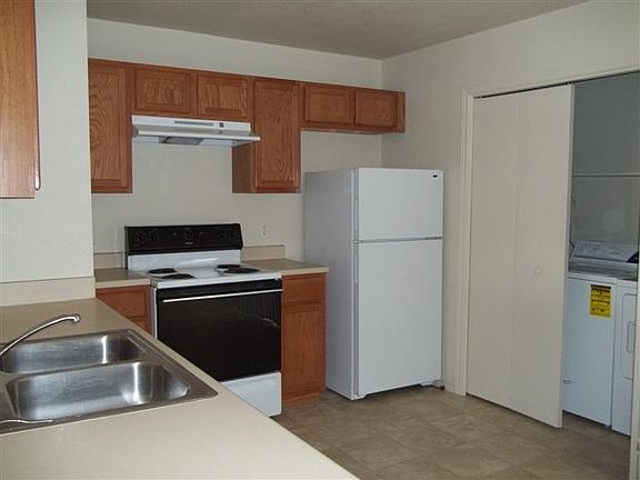 3rd image of 3508 Malibu Ln APT D