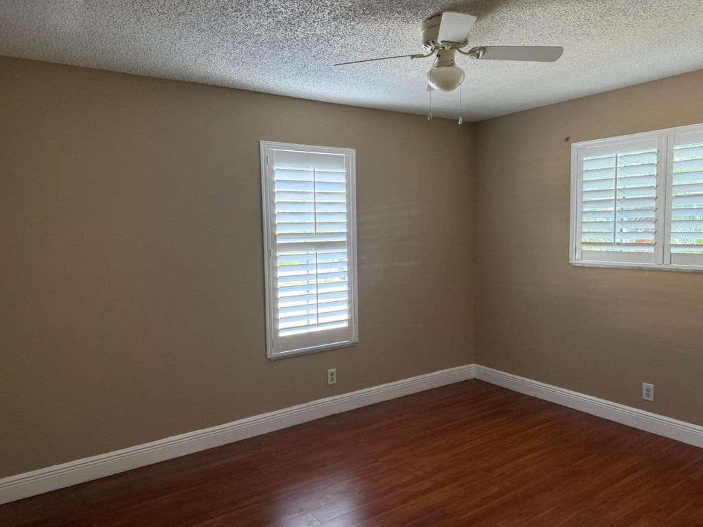 320 SE 10TH Avenue #C, photo 9