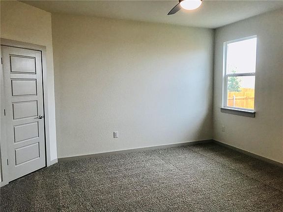5th image of 3017 Louris Ln