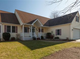 26 Fernwood Rd, Bristol, RI 02809