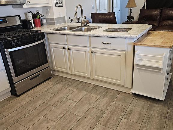 4th image of 105 N DELAWARE Drive #21