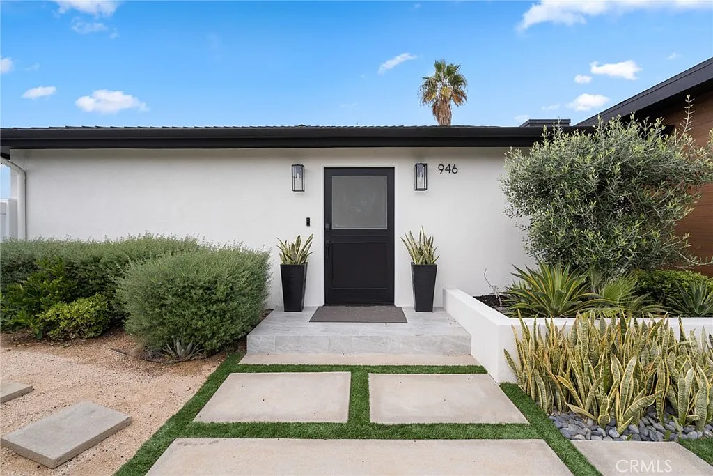 3 bed, 3.5 bath, 2200 sqft, $9,500 — Photo 3