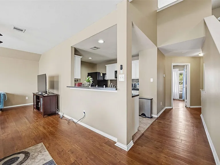 7014 Woodridge Row Dr — Photo 8