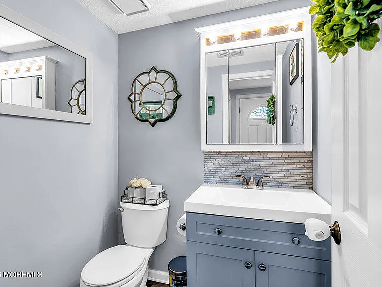 38 Devon Ct — Photo 3