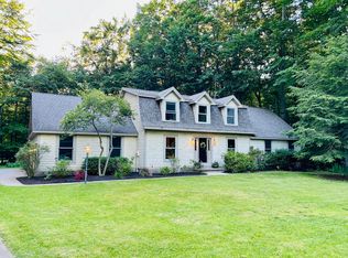 4535 Deer Creek Dr, Norton Shores, MI