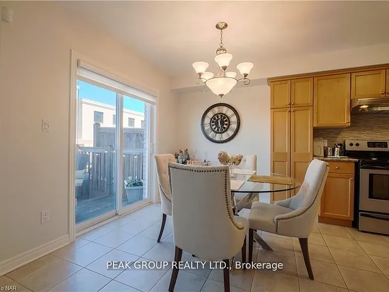 9 Flynn Ct — Photo 5
