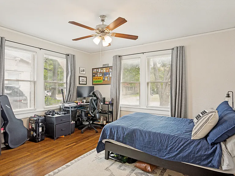 3115 Odessa Ave — Photo 7