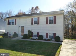 24 Julie Ln, Newark, DE 19711