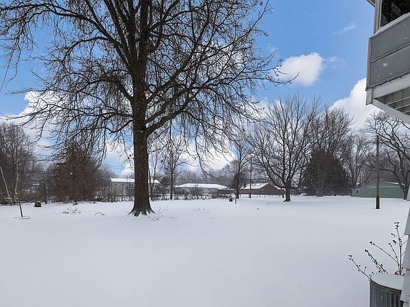 5th image of 823 Walbridge Rd