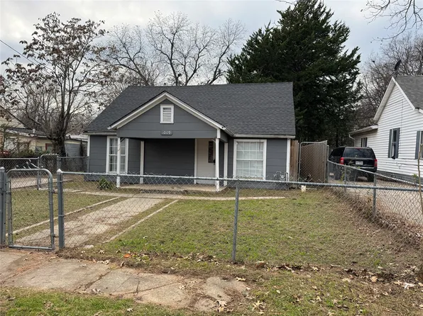 1009 S Morris St, Gainesville, TX 76240