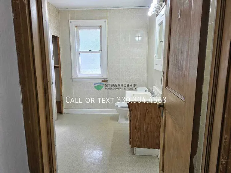 104 6th St NE #1/2 — Photo 12