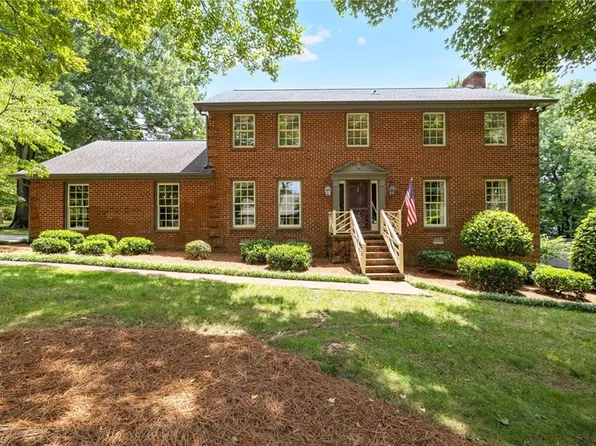 6001 Muirfield Dr, Greensboro, NC 27410