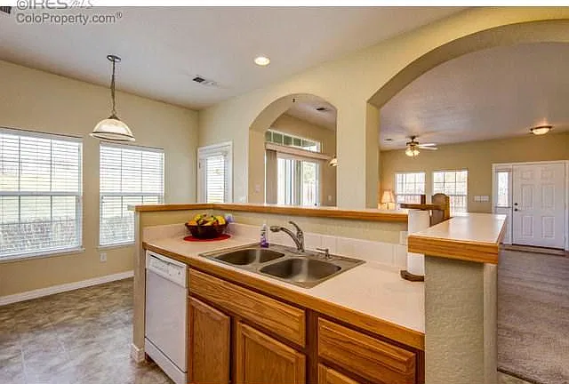 2 bed, 1309 sqft, $1,895 — Photo 4