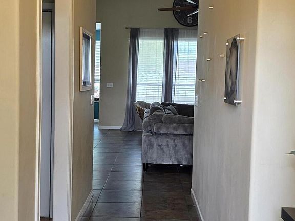 3rd image of 1614 Creekside Dr W
