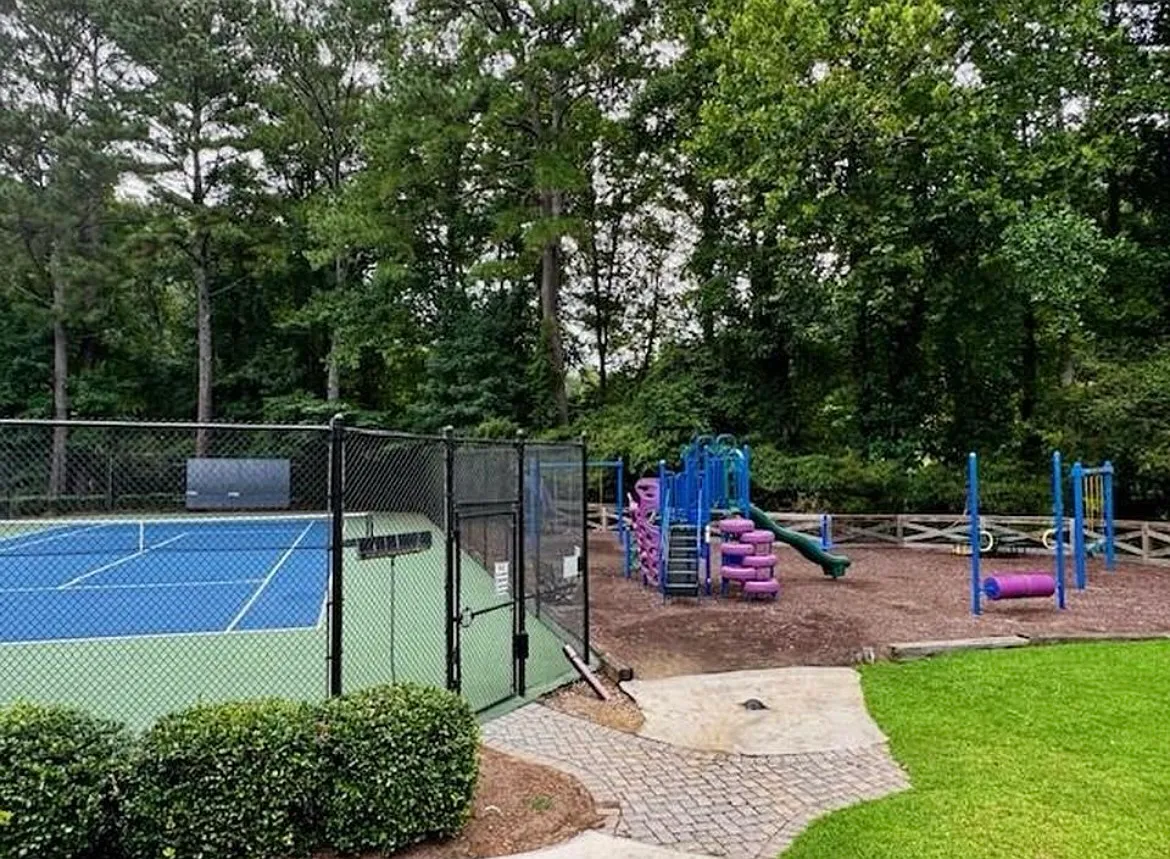 4 bed, 2.5 bath, 3032 sqft, $4,000 — Photo 4