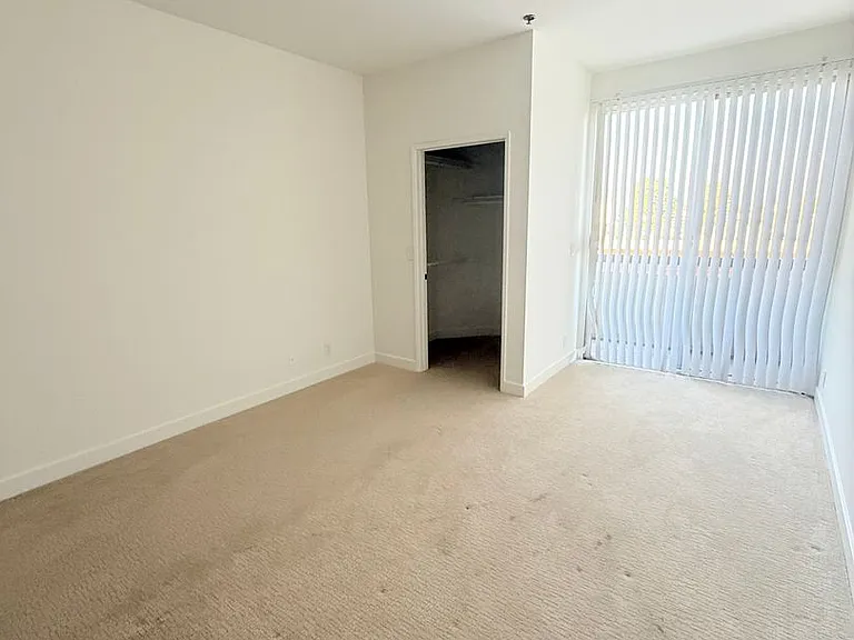 Perfectly situated 2 bedroom and 2 bathroom ! — Photo 74