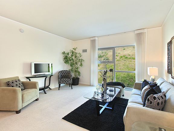 4th image of 1 Mandalay Pl Unit 800