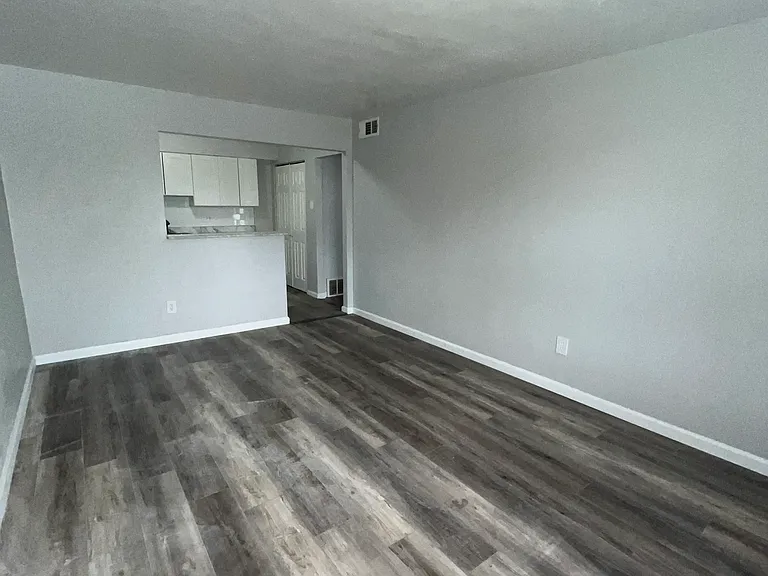 4770 Kings Dr #G — Photo 1