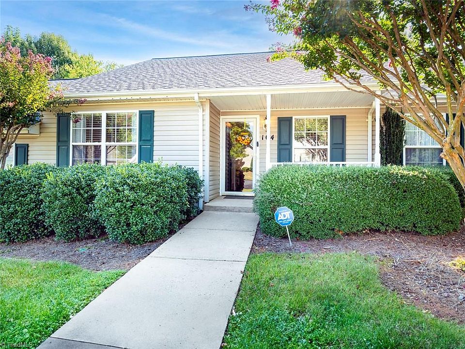 1st image of 104 Wesley Harris Cir