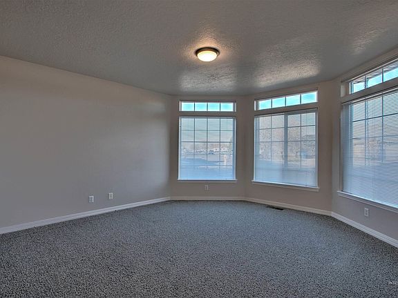 4th image of 1530 Lawndale Dr
