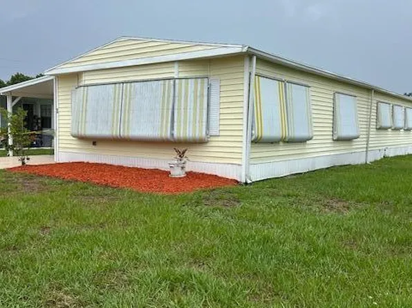 1 Arboles Lane, Port St Lucie, FL 34952