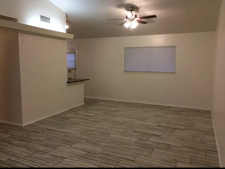 119 Vassar Ln #123 — Photo 3