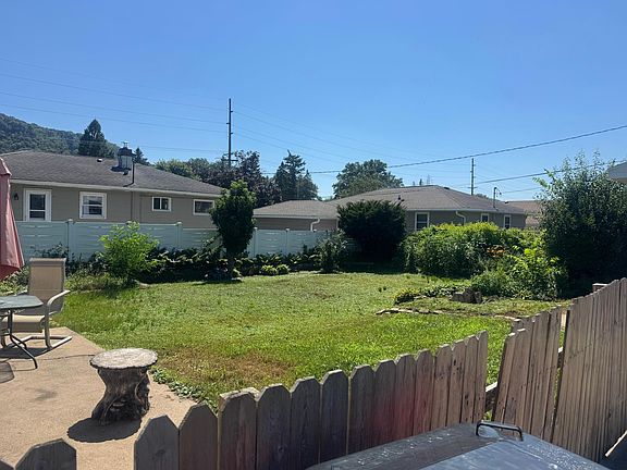 5th image of 293 Orrin St